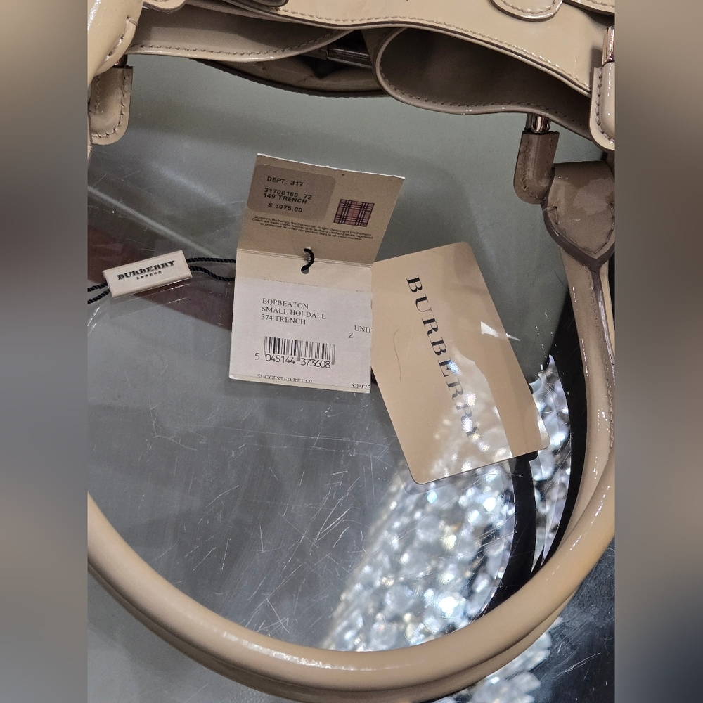 Burberry Beaton Elegant Beige Quilted Patent Tote - Picture 9 of 16